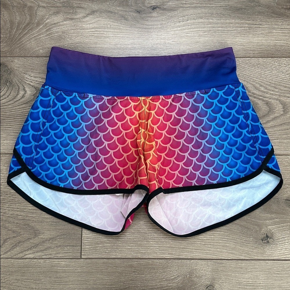 INKnBURN‎ Mermaid Scale Performance Lined Running Shorts Blue Red Size 6